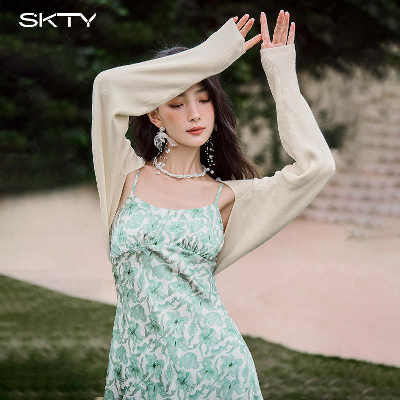  SKTY毛针织衫