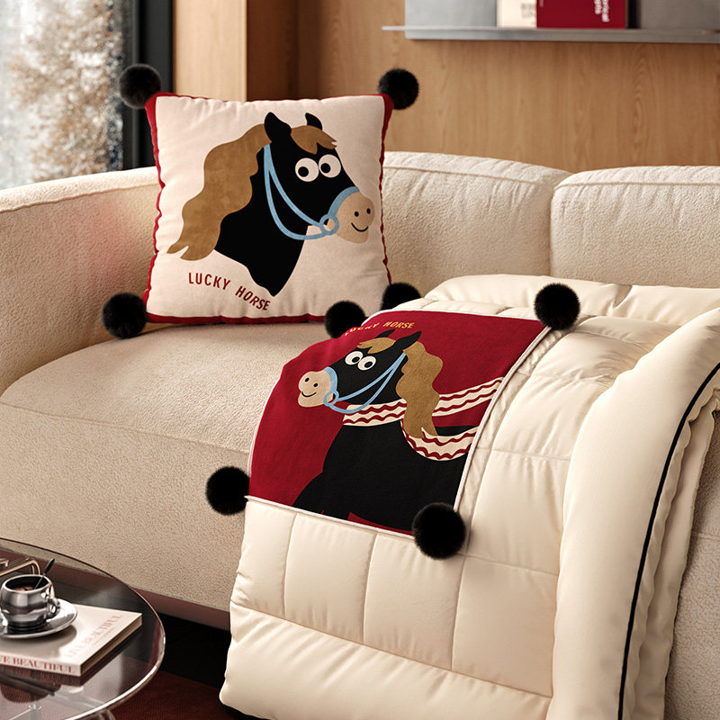 小马福吉红色2026马年抱枕抱枕被二合一毯子车载办公室两用厚毯子,淘宝优惠券,粉丝福利购,淘宝优惠卷