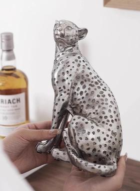 齐物软装猎豹雕塑桌面豹子装饰摆饰客厅艺术设计师装置时髦中古风