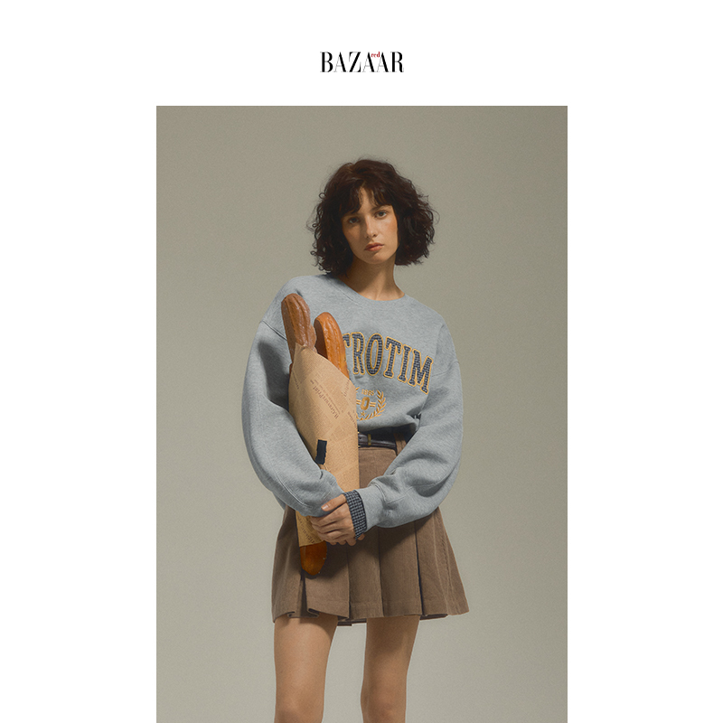 BAZAAR RED时尚芭莎红 字母绣花圆领套头卫衣女秋冬拼接袖口上衣