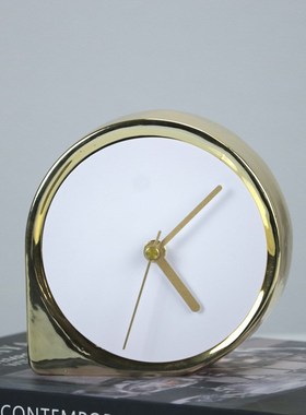 北欧简约现代轻奢树脂座台钟表摆件样板间书房卧室客厅桌面装饰品