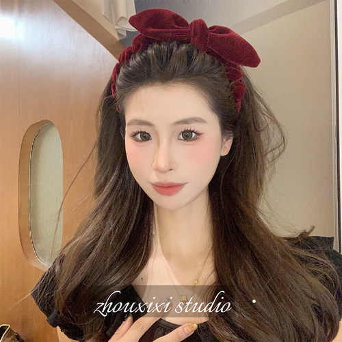 甜美丝绒蝴蝶结齿梳发箍女百搭外出时尚高颅顶发卡头箍头饰早秋款 - 图1