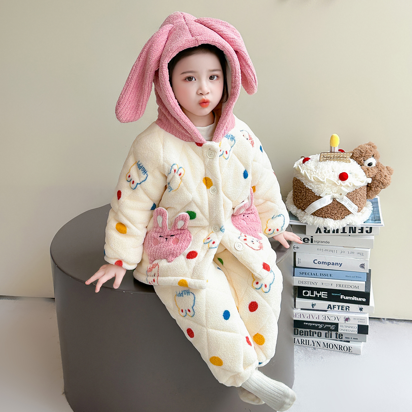 女童睡衣套装2025新款秋冬珊瑚绒家居服三层夹棉加绒加厚法兰绒款 - 图0