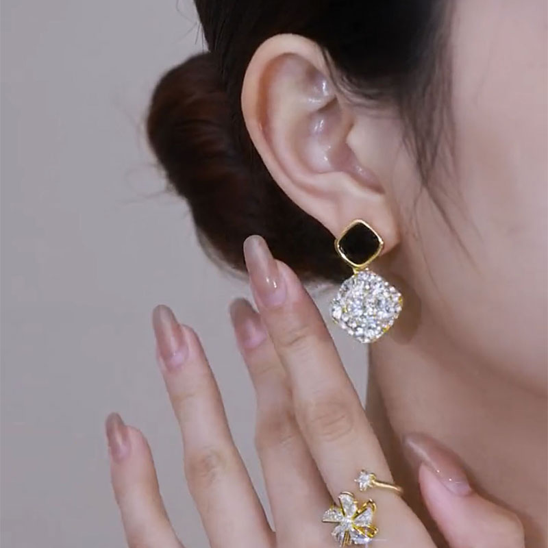 黑色菱形职场百搭耳钉气质高级感显脸瘦耳环简约小众2025年新款潮 - 图2