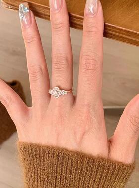古法四叶草流光仿贝母闪钻戒指女