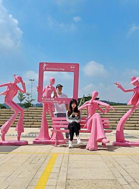 户外玻璃钢运动员人物雕塑抽象音乐人商业街学校景观美陈装饰摆件