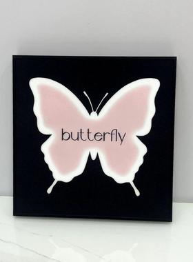 ins风蝴蝶客厅沙发背景墙挂画