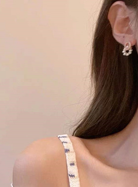新款精致珍珠锆石耳钉女轻奢简约耳环小众高级感百搭无耳洞耳夹