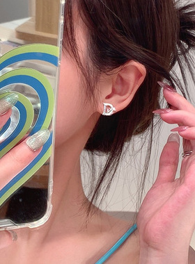气质字母蝴蝶结锆石耳钉设计感高级耳环耳饰女蚊香盘无耳洞耳夹