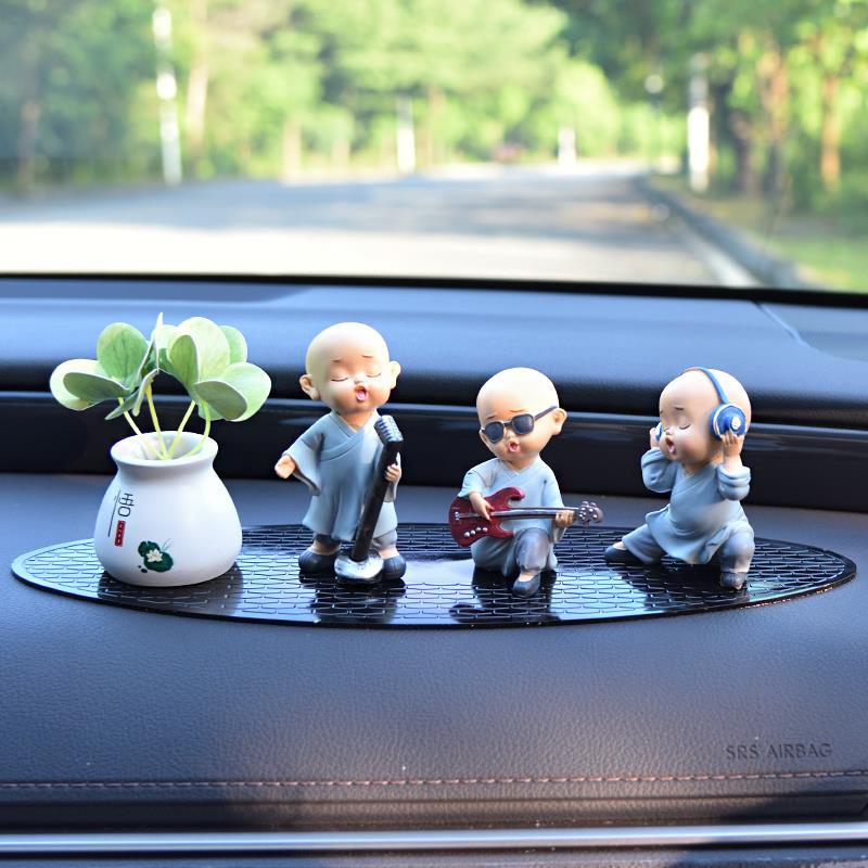 车载摆件创意乐队小和尚个性汽车装饰中控台香薰饰品车上车内用品 - 图0