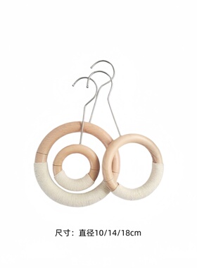 样板间奶油风女士衣帽间卧室饰品