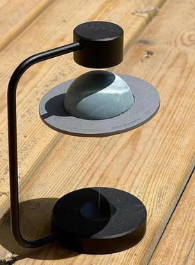 简约现代样板间儿童房书房桌面床头柜米奇公仔摆件饰品装饰画组合