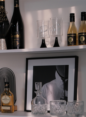 现代轻奢样板间售楼处酒柜软装摆件酒杯酒具香槟桶酒架装饰品组合