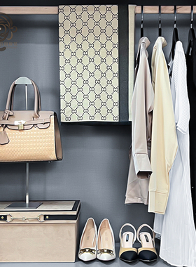 轻奢卡其色样板间衣帽间