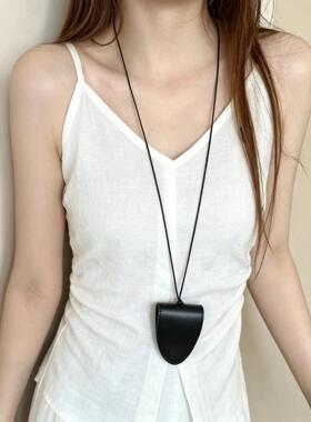 挂脖磁吸皮革墨镜夹项链女眼镜夹挂绳脖子衣服挂链毛衣链挂件配饰