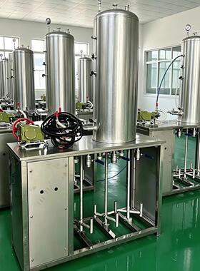 出口小型饮料生产设备带气果汁功能饮料气泡苏打酒混合灌装机械厂