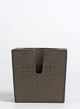 【王波波的杂货铺】日本老铺出品铁制烛台角型