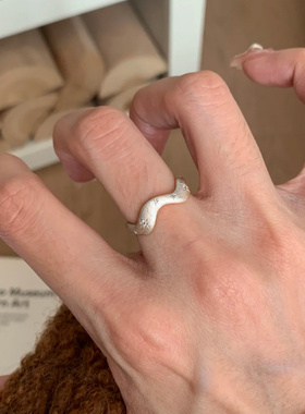 新款法式复古星辰织梦星芒拉丝戒