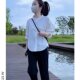 ເສື້ອຍືດຄໍຮອບ, ແອວສູງ slimming ແລະ drapey ເກົ້າຈຸດເປັນກາງເກງ