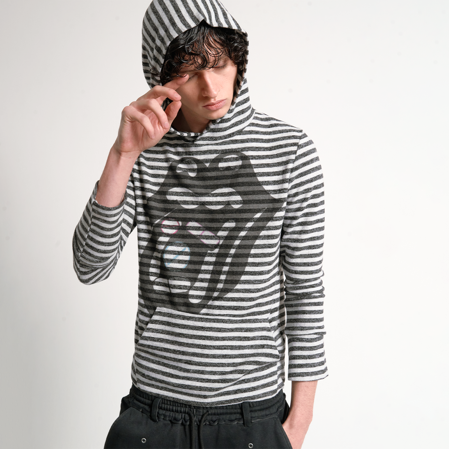 noEmosen(noE)“DIZZY CANDY”恶搞条纹连帽合身街头春秋季薄长袖,淘宝优惠券,粉丝福利购,淘宝优惠卷