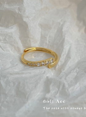 交叠极简主义锆石戒指