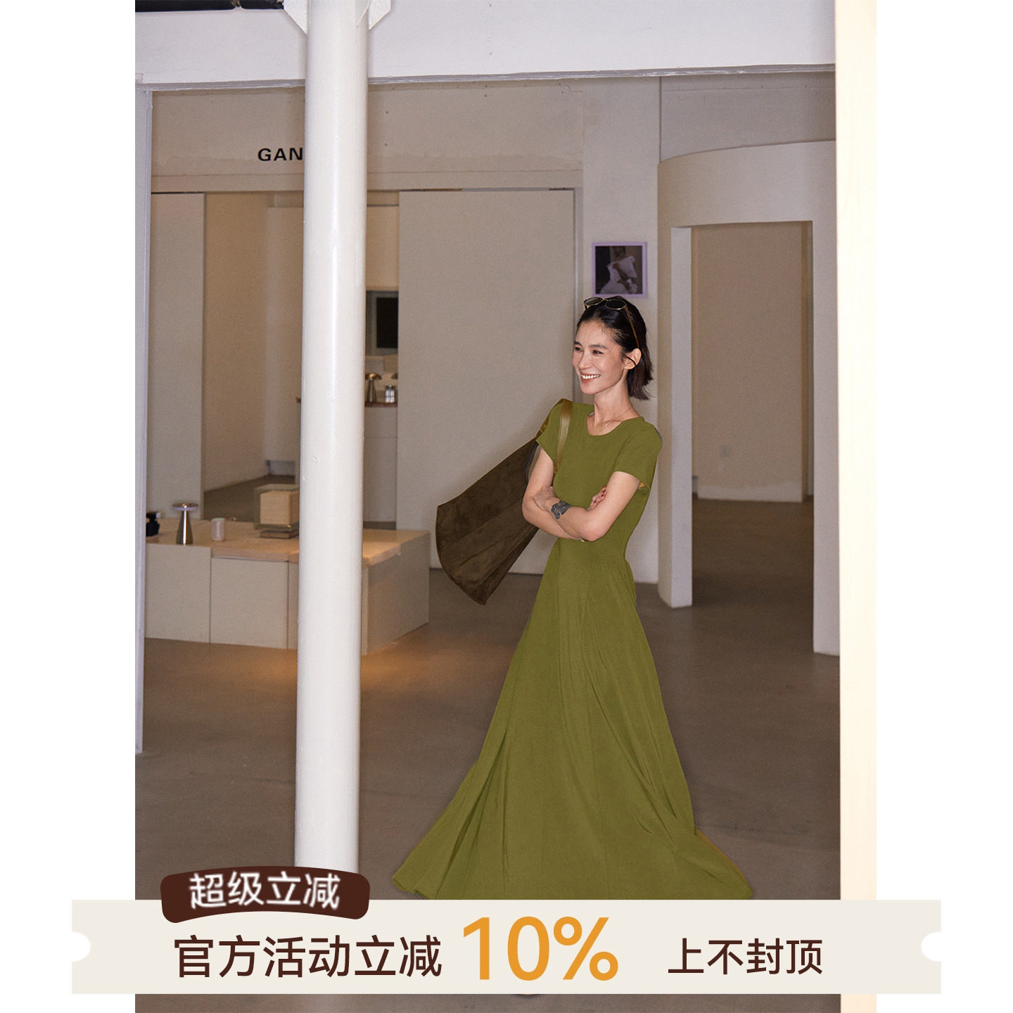 吴童童圆领收腰短袖a字连衣裙女夏季韩系纯色简约修身显瘦大摆裙