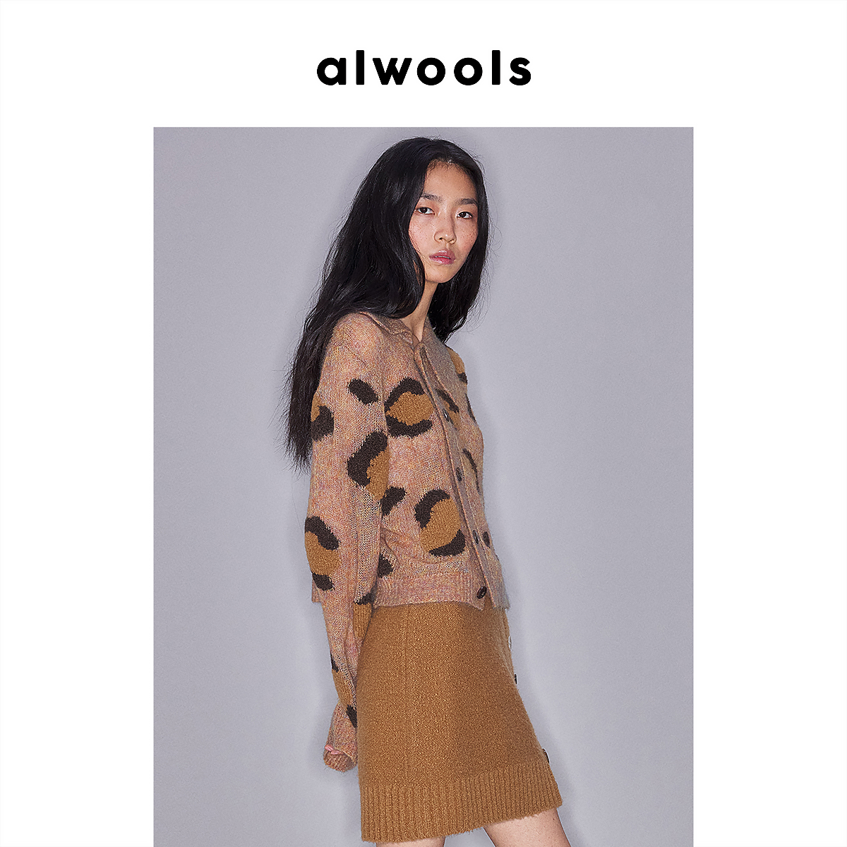 ALWOOLS2025秋冬新品豹纹撞色嵌花斜门襟开衫 - 图0