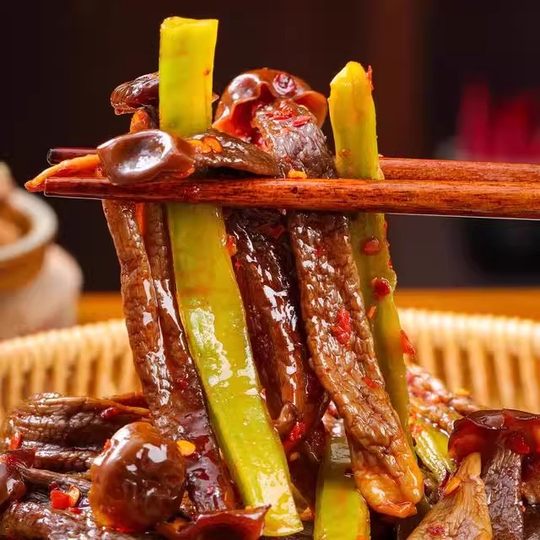 贡菜鹿茸菇解馋即食脆菇香辣脆嫩下饭咸菜卤味素食菜拌饭拌面脆菇