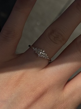 S925纯银莫桑石雪花钻戒小众轻奢高级感精致锆石细圈闪钻戒指指环