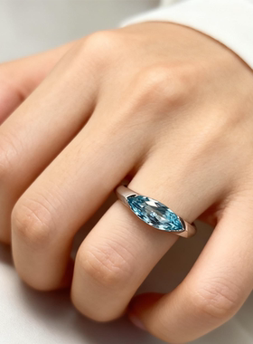 S925纯银清冷感蓝色马眼钻戒指