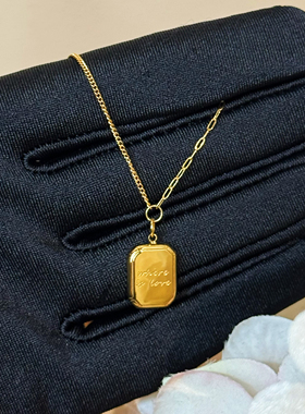 超保色！情书金色方糖小金牌项链