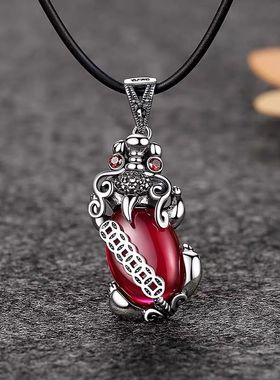 男女款石榴石貔貅吊坠