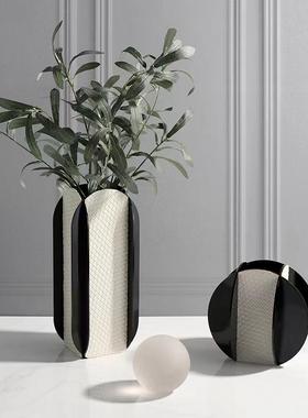 现代简约金属皮革花器艺术摆件客厅样板房茶几家居轻奢装饰品玄关