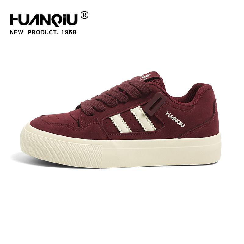 环球厚底面包鞋女款2026秋冬新款休闲鞋子超火红色百搭运动板鞋女