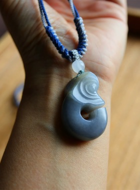 和田玉吊坠挂件新疆带皮籽料青花玉仿古猪龙平安牌