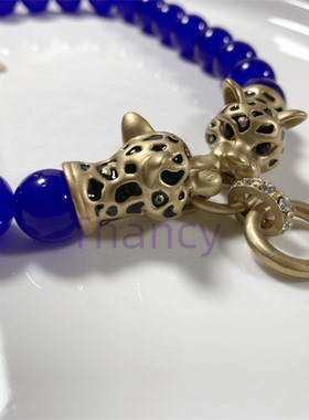 宝蓝色琉璃珠双豹子头短款项链