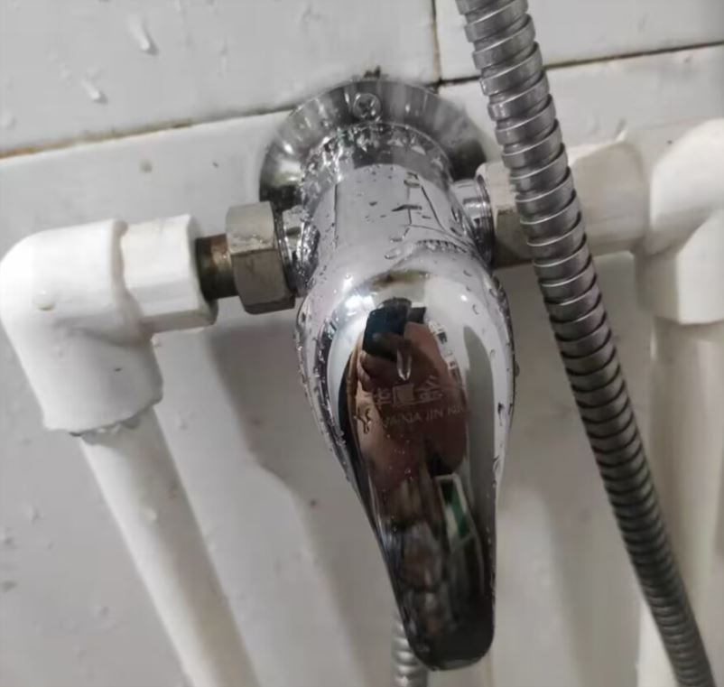 All-copper exposed electric water heater shower set with hot and cold water mixing valve switch solar water mixing valve