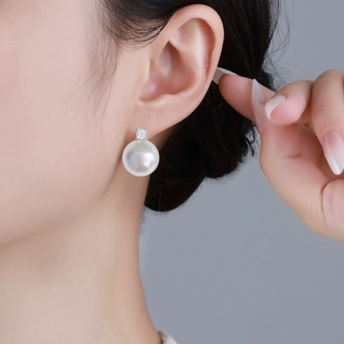 Дизайнерские бриллиантовые серьги из жемчуга, серебряная игла, Франция, серебро 925 пробы