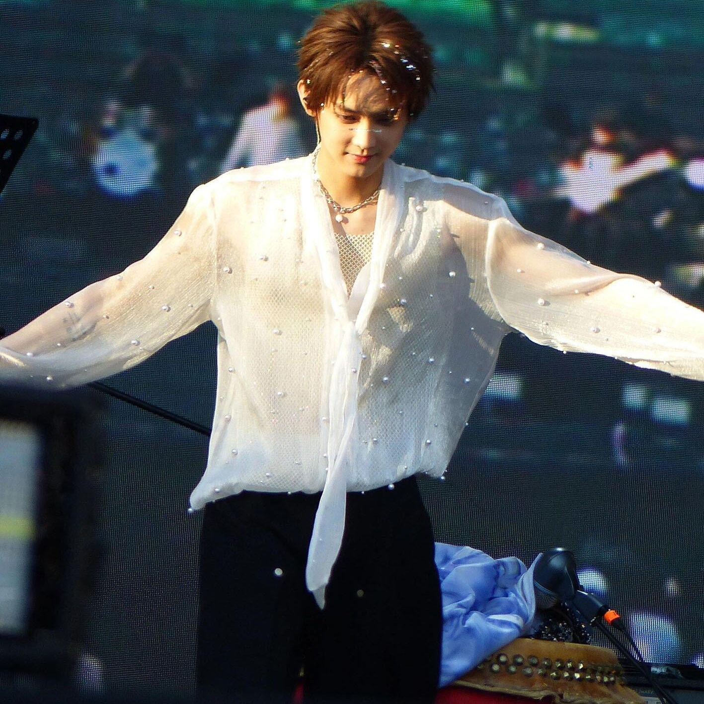 张杰明星同款禁欲系衬衫男女高级手工钉珍珠衬衣白色雪纺飘带上衣,淘宝优惠券,粉丝福利购,淘宝优惠卷