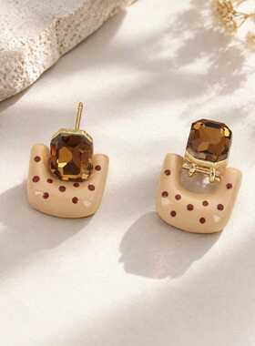 银针琥珀色镂空波点耳环夸张小众高级感气质港风耳饰轻奢耳钉复古