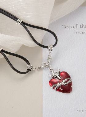 甜酷辣妹风复古颈链气质红色荆棘