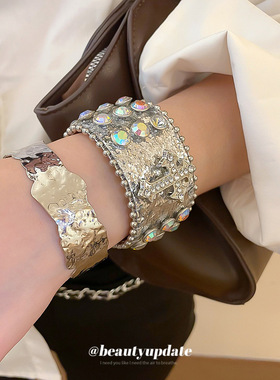 甜酷风皮革镶钻十字架手链个性时