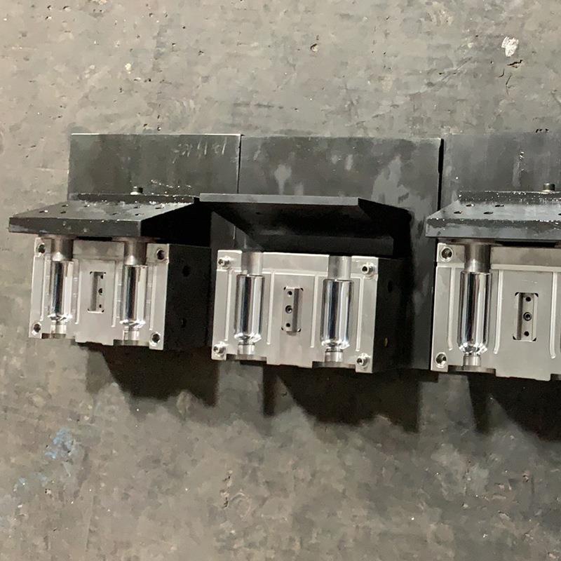 厂家生产直销高端化妆品注塑吹瓶模具开模定制瓶胚模具塑料模具 - 图1