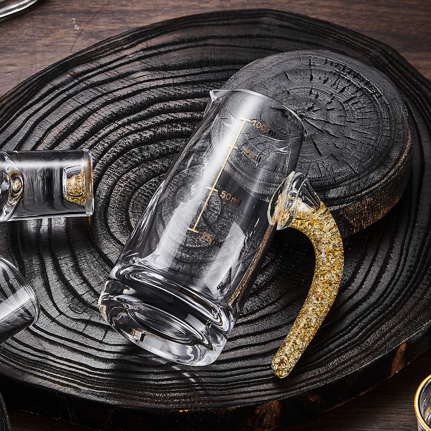 2025新款水晶金箔白酒杯酒具套装高级感家用一口杯分酒器轻奢高档,淘宝优惠券,粉丝福利购,淘宝优惠卷