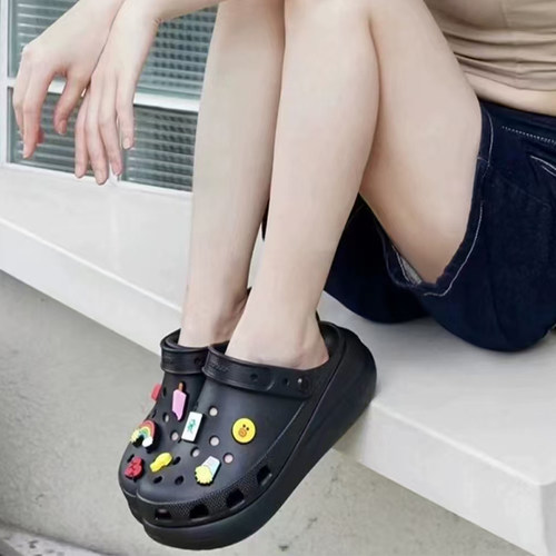 Crocs卡骆驰男女款洞洞鞋泡芙Clog厚底透气速干沙滩凉拖鞋207521 - 图3