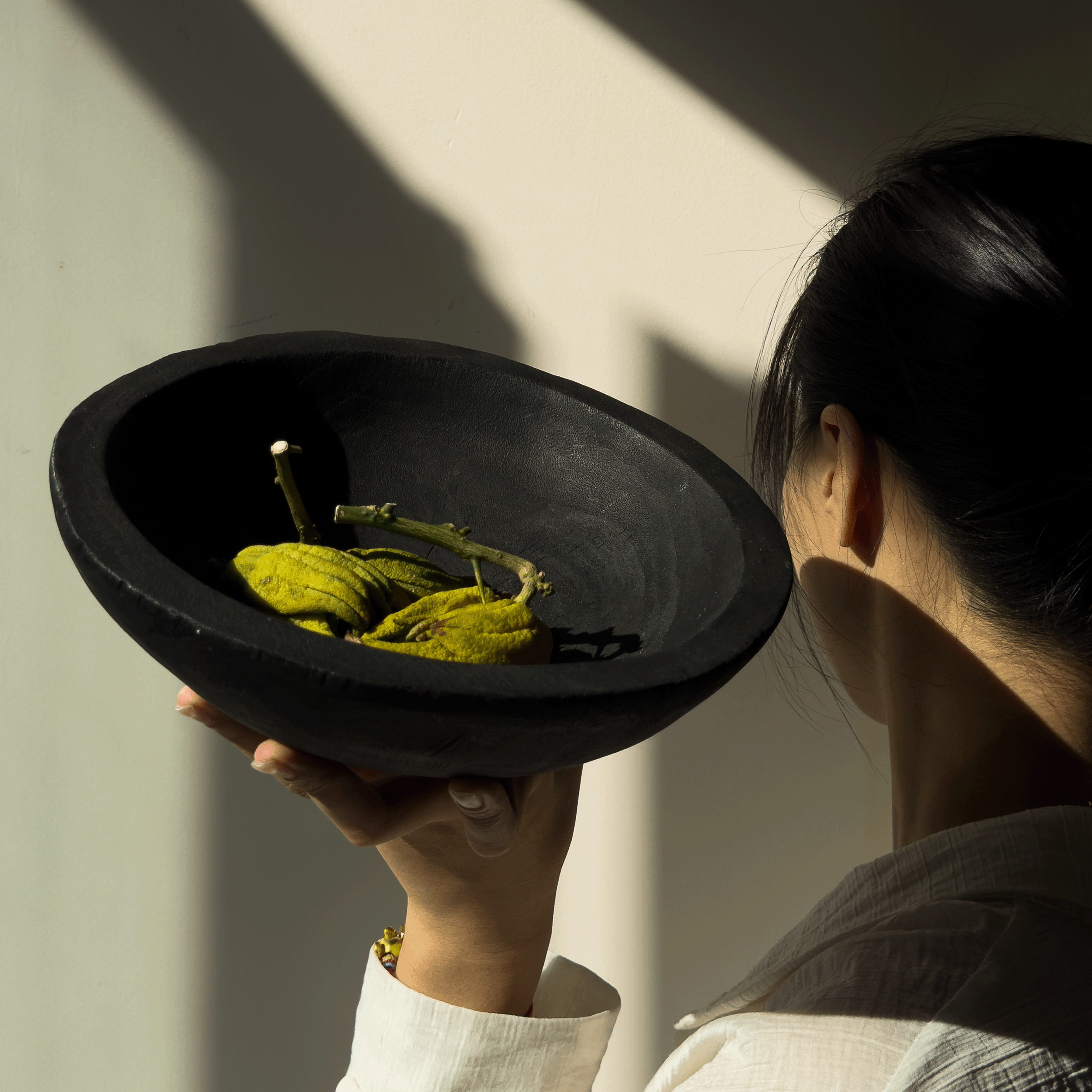 侘寂风木质托盘圆形收纳盘实木果盘酒店民宿装饰佛手柑木盆摆件 - 图1