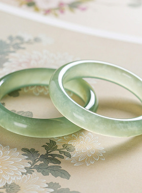 岫玉晴水手镯湖水绿玉石手镯冰底