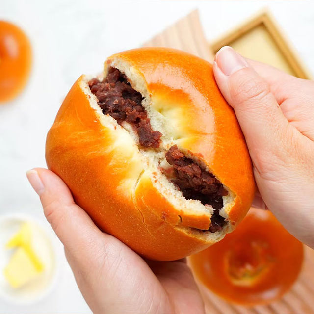 The red bean buns from Kaili Food Factory are sweet and soft.