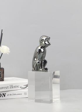 北欧创意水晶底座金属小猴子装饰摆件客厅玄关电视柜软装家居饰品