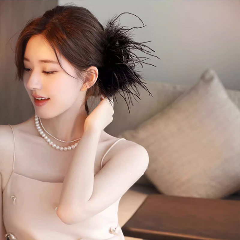 气质羽毛抓夹女感2024新款后脑勺盘发鲨鱼夹高端鸵鸟毛夹头饰,淘宝优惠券,粉丝福利购,淘宝优惠卷